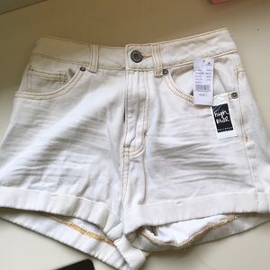 Bullhead mom short high rise NWT